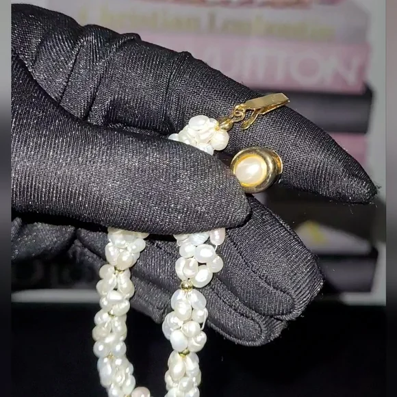 Vtg GENUINE PEARL BRACELET WITH AMAZING CLOSURE EUC🌹(ALREADY CLEAN POLISHED)EUC - Picture 6 of 8
